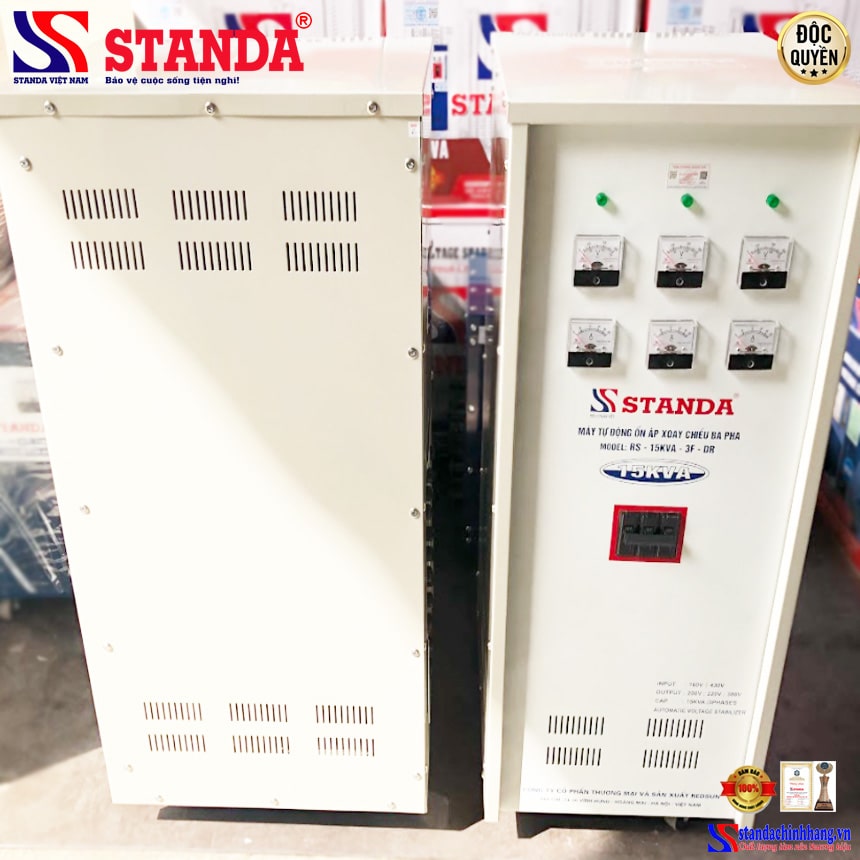 Ảnh ổn áp Standa 15KVA 3 pha thế hệ mới được chuẩn bị lắp đặt cho khách hàng 