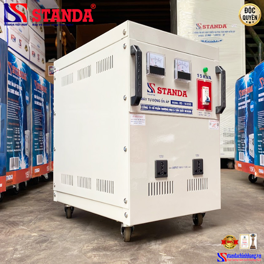ảnh máy ổn áp STANDA 15KVA điện áp 150V - 250V điện áp ra 120V - 100V mặt nghiêng của máy 