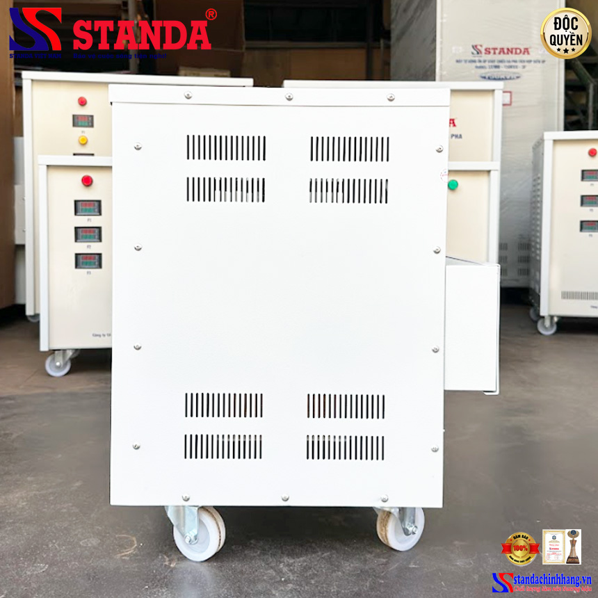 máy biến áp tự ngẫu Standa 30KVA điện áp 380V-220V-200V dây đồng mặt nghiếng của máy 