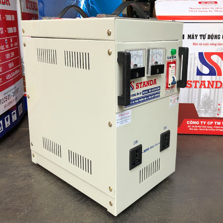MÁY TỰ ĐỘNG ỔN ÁP sTANDA 5kva 110v -220v MẶT NGHIÊNG CỦA MÁY MÁY TỰ ĐỘNG ỔN ÁP sTANDA 5kva 110v -220v MẶT NGHIÊNG CỦA MÁY